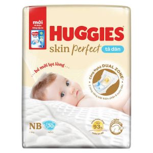 tã em bé huggies